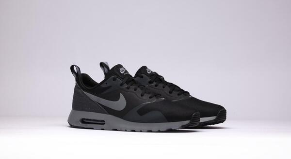 nike-air-max-tavas-black-